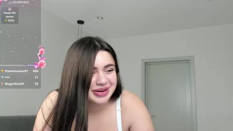 Courtney online show from May 29, 3:32 pm