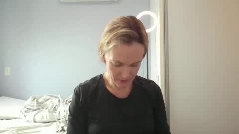 Anny online show from February 11, 11:01 am