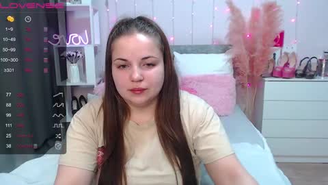 Crazyy Girl  online show from March 27, 6:04 am