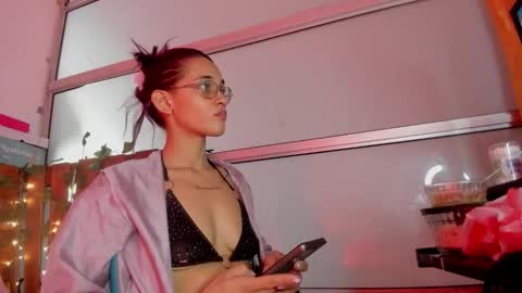 cris_dulce online show from March 28, 12:00 am