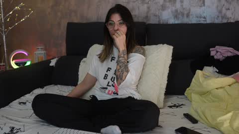 crissy_love online show from February 5, 9:50 pm