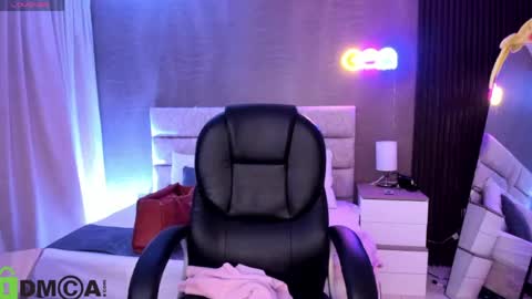 cristal__adams online show from April 12, 12:08 pm