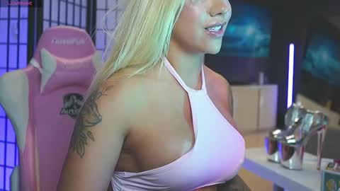 Laura online show from December 2, 12:01 am