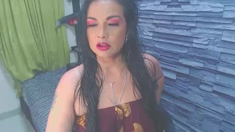 cruela_deviil online show from January 4, 11:06 pm