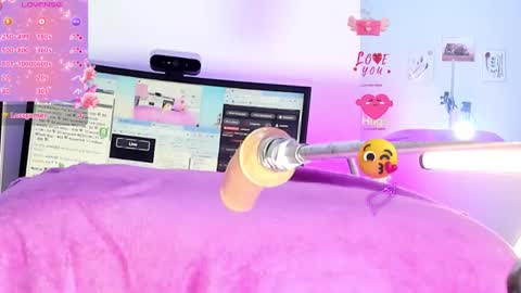 Mia online show from September 17, 6:50 pm