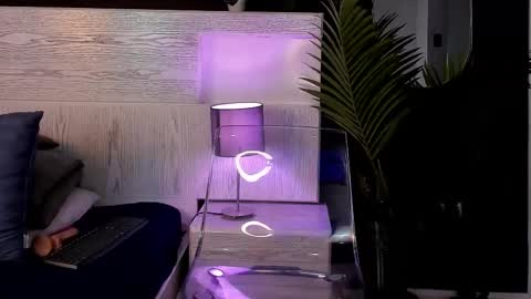 CRISTAL online show from February 11, 6:31 pm