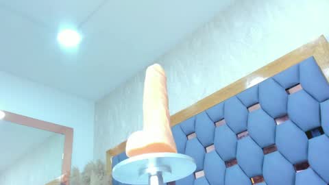 crystal_sm online show from April 15, 8:15 am