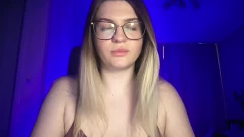 crystalblush01 online show from March 25, 2:53 pm