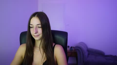 Crystalbrunette18 online show from July 16, 1:15 pm