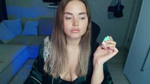 crystalemily online show from September 11, 7:25 pm