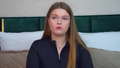 Crystal online show from November 16, 6:19 pm