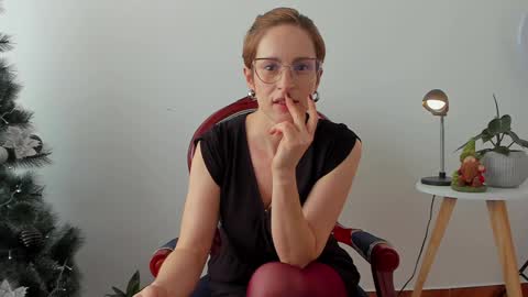 Leonela online show from December 10, 9:11 pm