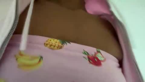 cum2charmxx online show from February 10, 9:51 pm