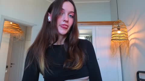 fansly -  lilyband online show from December 18, 8:41 am