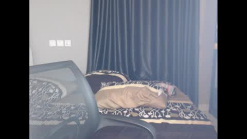 chloe online show from December 9, 7:17 am