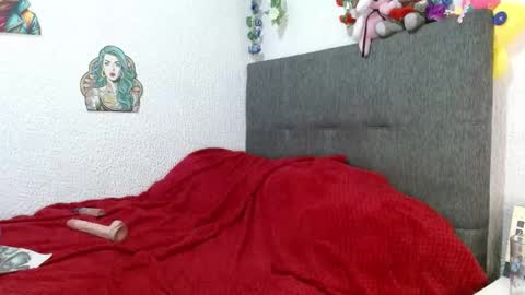 curlybutterfly online show from December 18, 6:29 am