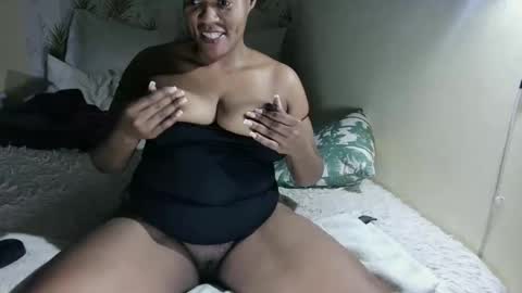 curvybae45 online show from October 9, 10:25 pm