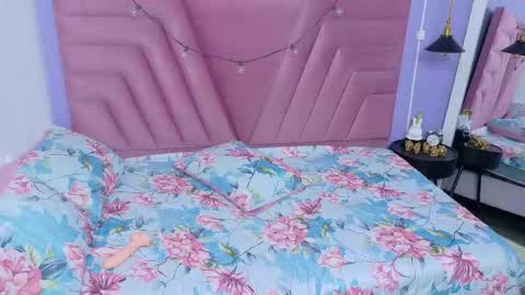 curvybrunnete online show from December 16, 12:44 pm