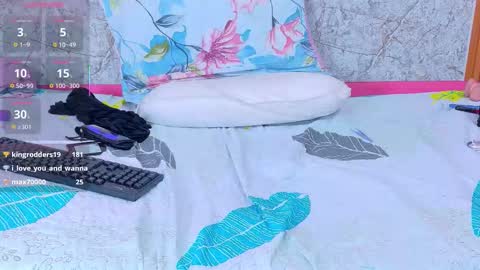 curvyhomebebe online show from February 3, 6:40 am