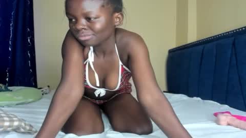 curvyjoan online show from February 15, 8:22 am