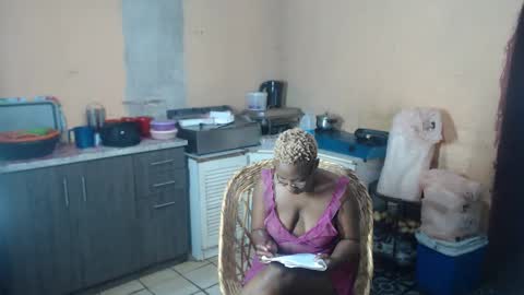 curvypear76x online show from January 3, 6:57 pm