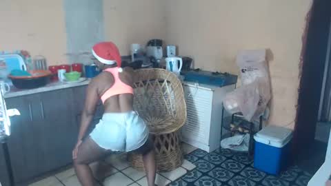 curvypear76x online show from December 24, 6:22 am