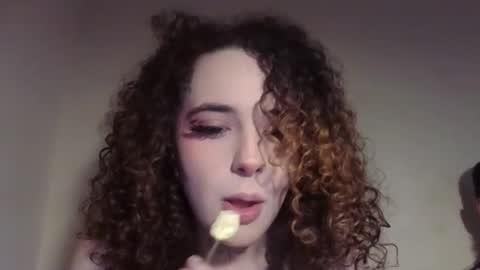 curvyyus online show from February 8, 2:10 pm