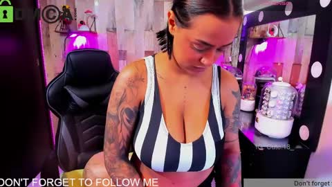    Independent Model online show from April 22, 8:39 pm