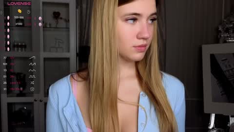 Anne online show from December 21, 7:03 am