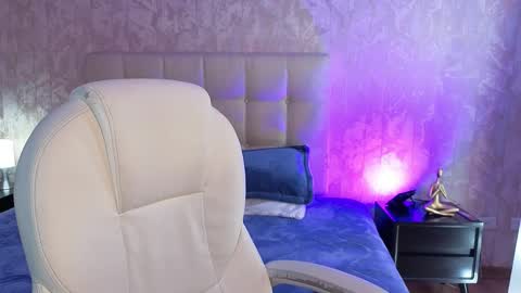 Sofa  online show from May 29, 7:56 pm