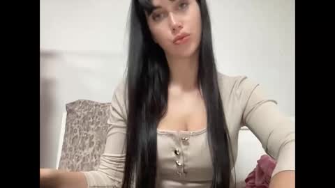 cute_kriss94 online show from February 11, 3:35 pm