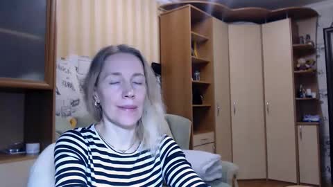 cute_lion_ online show from April 14, 6:52 pm