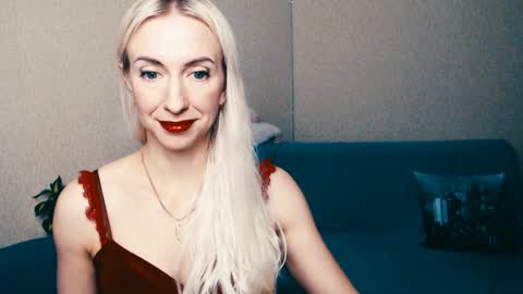 cute_smile_shy online show from January 14, 7:11 pm