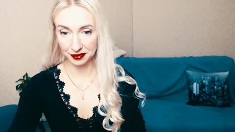 cute_smile_shy online show from January 16, 8:14 pm