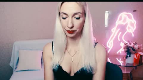 cute_smile_shy online show from October 4, 8:13 pm