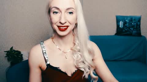 cute_smile_shy online show from March 6, 8:27 pm