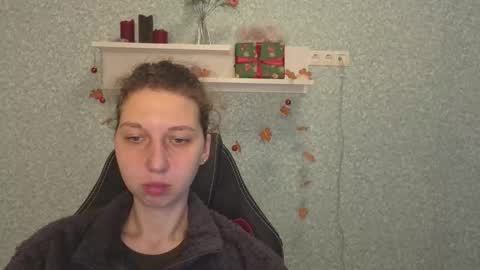 Elli online show from December 19, 5:54 am