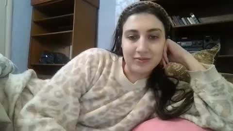 cutekattie online show from December 20, 7:56 am