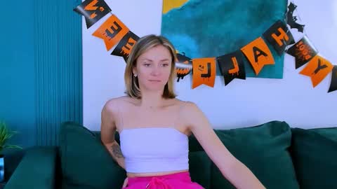 cutemirage online show from October 30, 3:02 pm