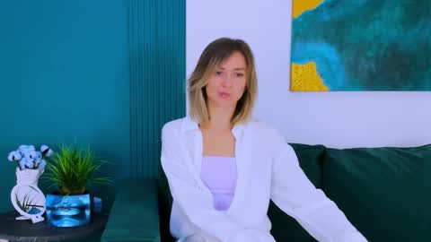 cutemirage online show from October 3, 3:50 pm