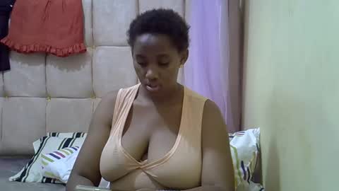 cutestebony1 online show from March 24, 5:13 am