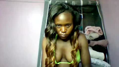 cutezola online show from October 12, 4:37 am