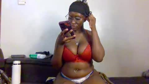 CUTIE online show from March 8, 2:04 am