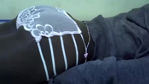 cutiehanish4 online show from May 27, 1:57 am