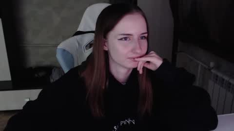 Cutti Crystal online show from February 24, 1:16 am