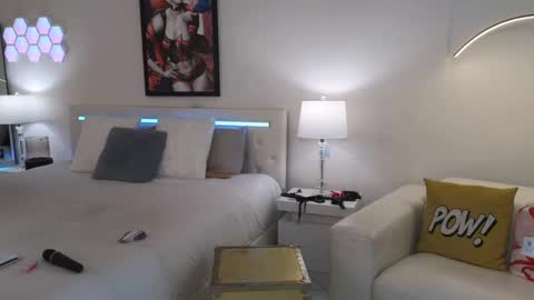 Sabrinna Bae online show from January 4, 4:00 pm