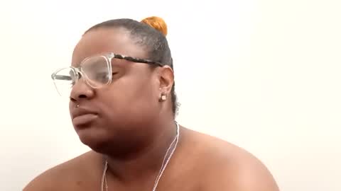 DadeesQTPie online show from March 2, 12:32 am