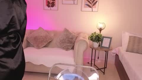 Dahiann Walcott online show from March 12, 6:54 pm