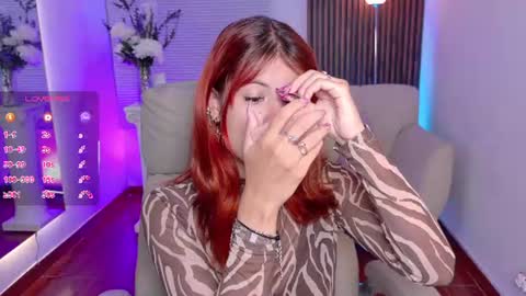 dahlia_grey online show from July 8, 12:18 pm