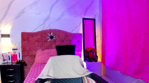 diosa dhaly online show from June 21, 1:09 am